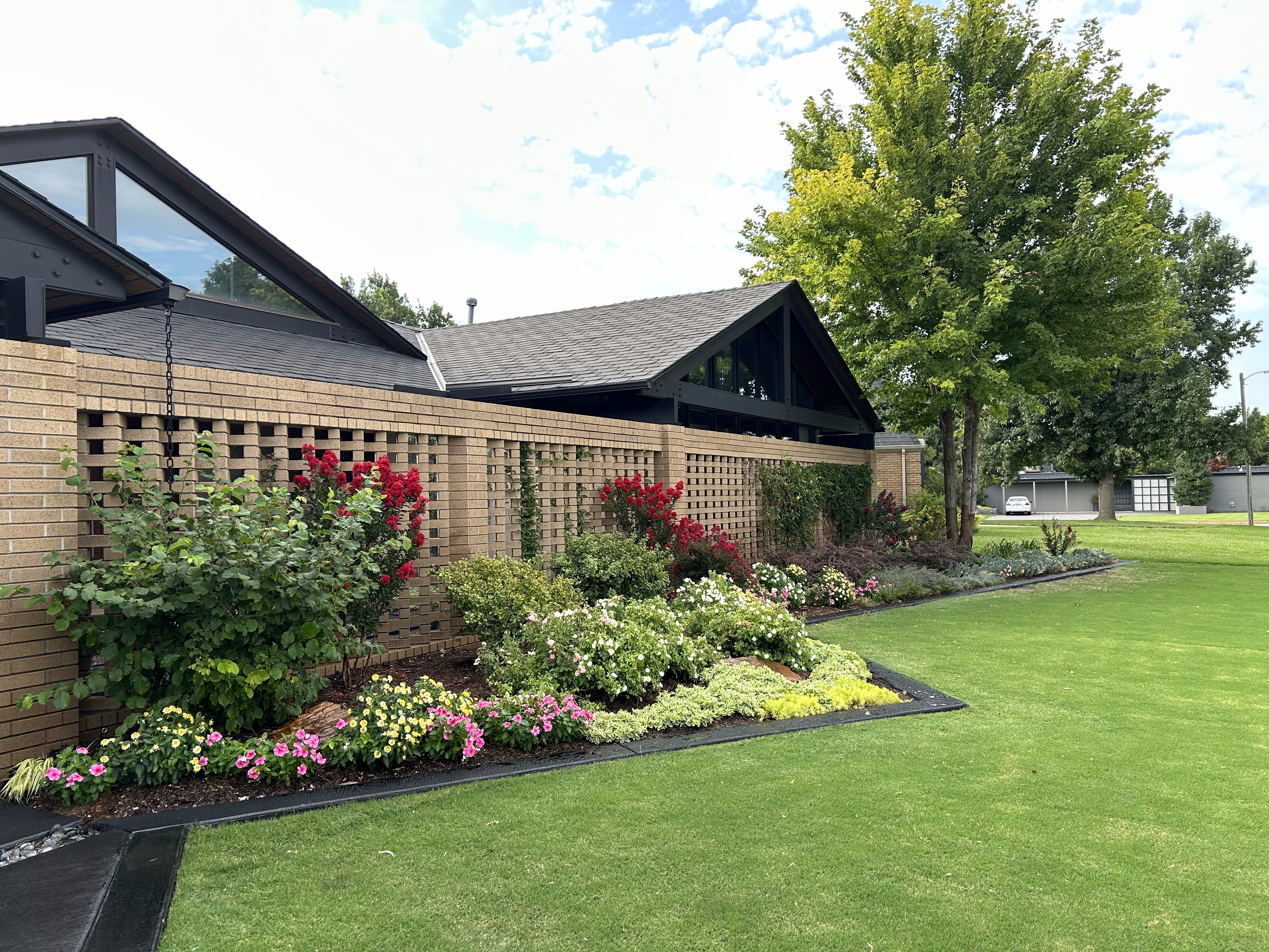 Oklahoma City landscape edging and plants